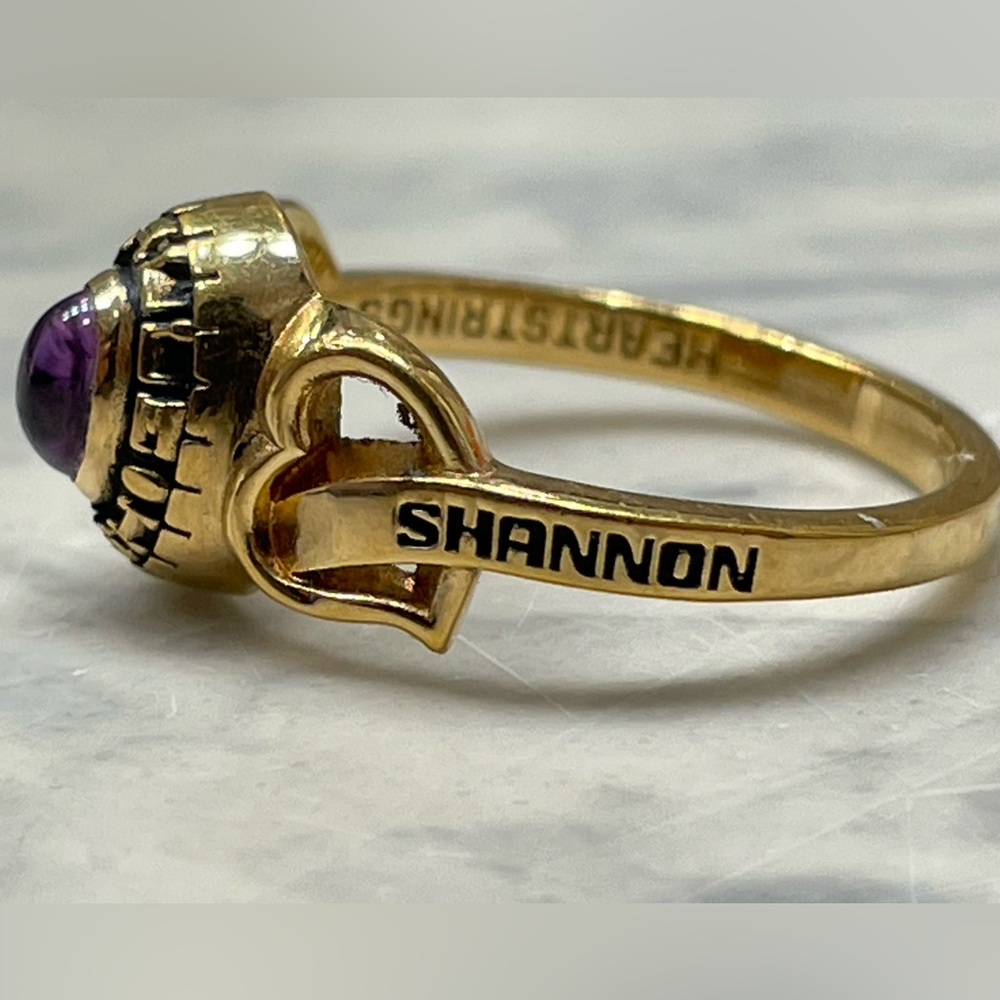 VTG 1999 LaSalle High School Class Ring Shamrock Gold plated purple Stone Sz 6 - Picture 5 of 12
